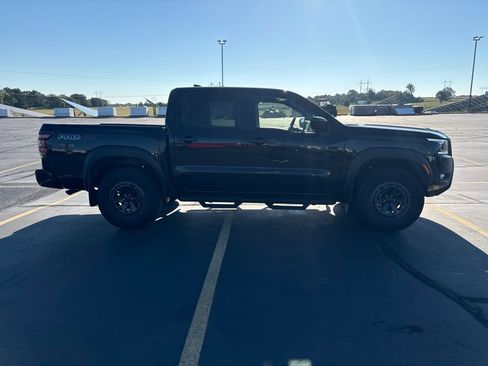 Used 2025 Nissan Frontier PRO-4X AWD/4WD image 8