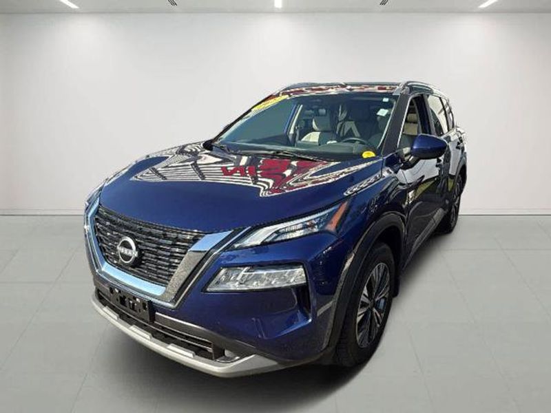 Certified 2022 Nissan Rogue SV w/ SV Premium Package image 1