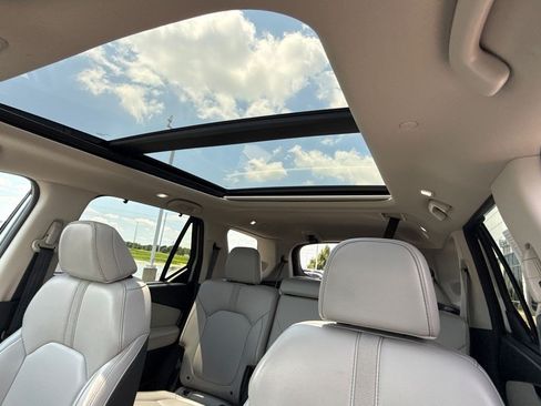 Certified 2023 Honda Pilot Touring image 22
