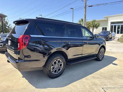 Certified 2025 Ford Expedition Active RWD image 9