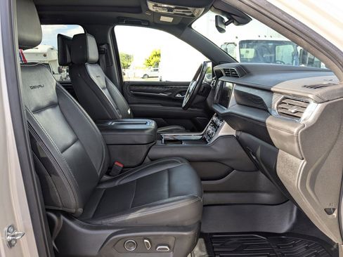 Used 2022 GMC Yukon XL Denali w/ Max Trailering Package AWD/4WD image 30