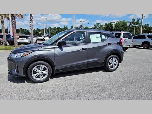 New 2025 Nissan Kicks Play S image 24