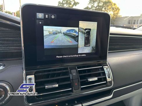 Used 2021 Lincoln Navigator Black Label w/ Cargo Convenience Package image 31