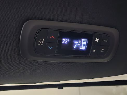 New 2026 Chrysler Pacifica Select image 17