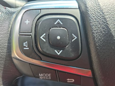Used 2017 Toyota Camry SE FWD image 15