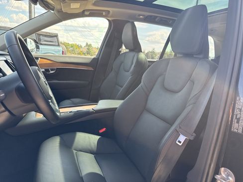 Used 2025 Volvo XC90 T8 Plus w/ Protection Package Premier image 8