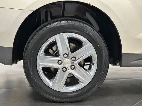Used 2015 Chevrolet Equinox LTZ image 24
