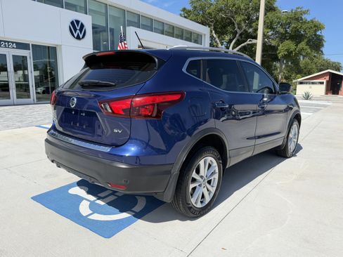 Used 2019 Nissan Rogue Sport SV w/ Technology Package FWD image 3