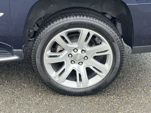 Used 2019 Cadillac Escalade ESV Premium Luxury image 31