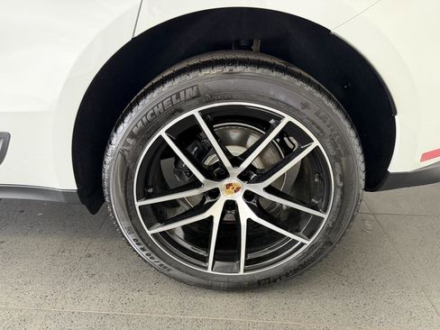 New 2026 Porsche Macan image 12