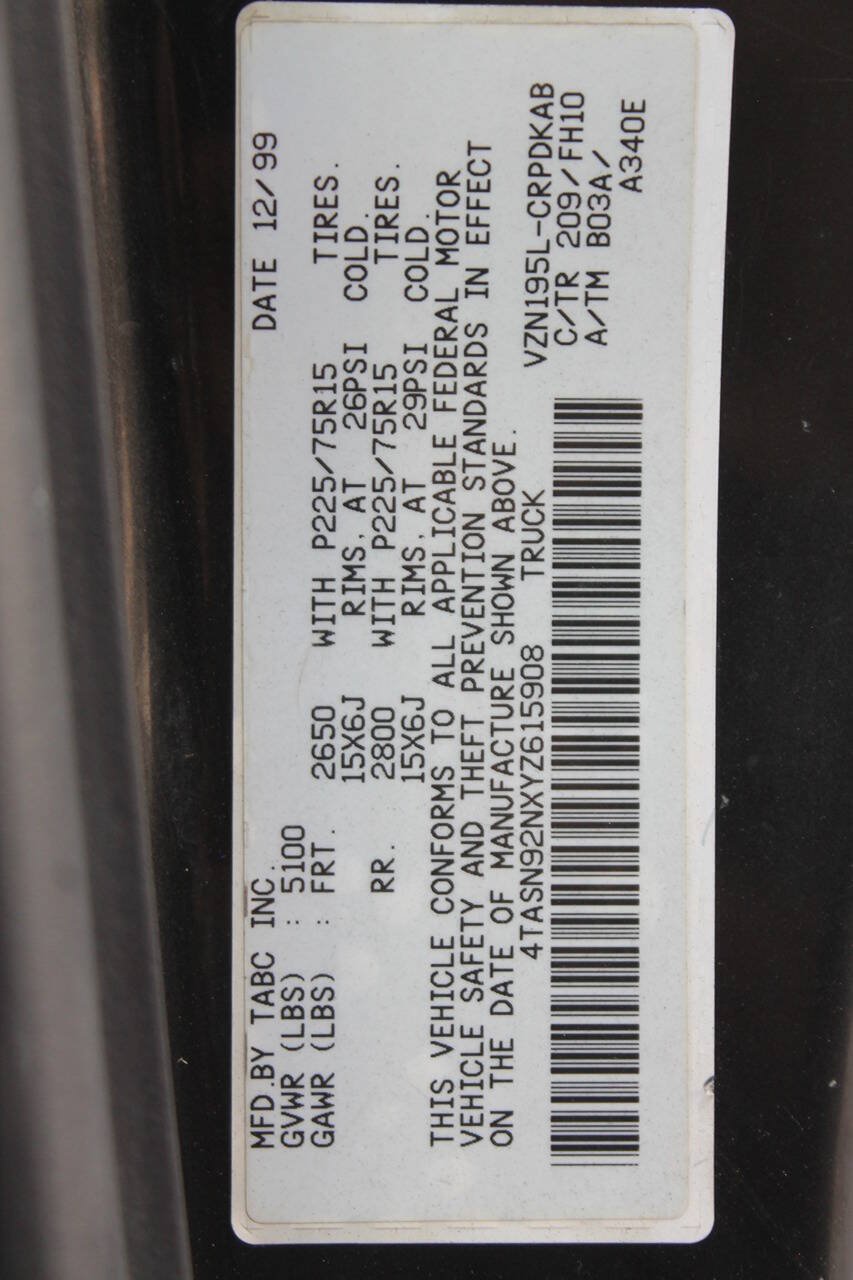 Used 2000 Toyota Tacoma PreRunner w/ Value Pkg RWD image 19