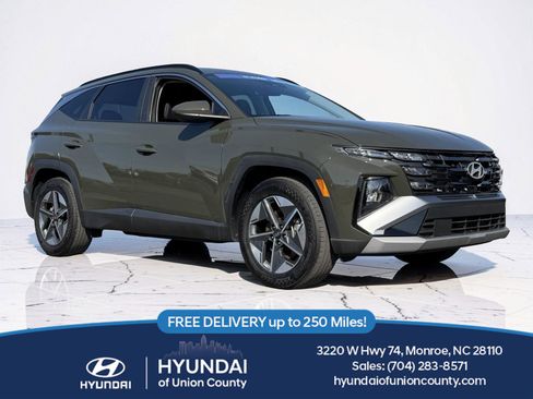Certified 2025 Hyundai Tucson SEL image 1