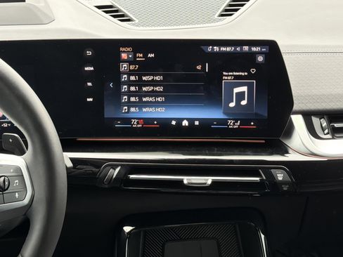 Used 2025 BMW X2 xDrive28i w/ Premium Package image 18