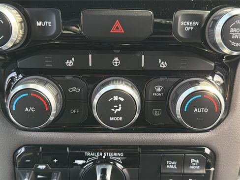 Used 2021 RAM 1500 Big Horn AWD/4WD image 33