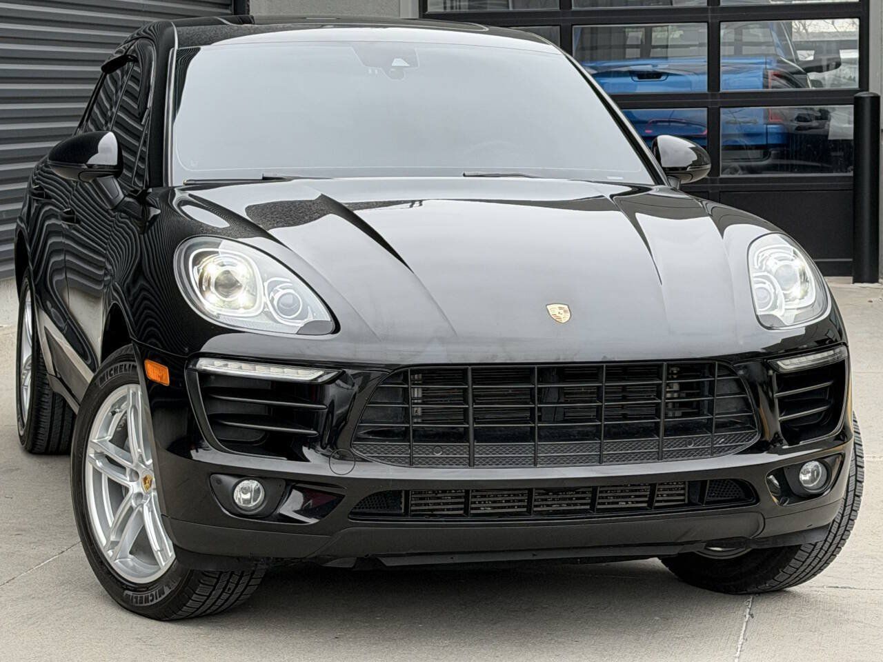 Used 2018 Porsche Macan AWD/4WD image 5