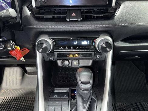 Certified 2023 Toyota RAV4 LE image 21