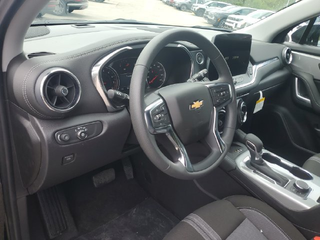 New 2026 Chevrolet Blazer LT w/ Convenience Package AWD/4WD image 18