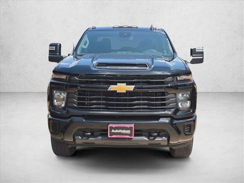 Used 2024 Chevrolet Silverado 2500 Custom w/ Custom Value Package AWD/4WD image 2