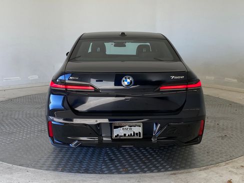 New 2026 BMW 750e xDrive w/ Premium Package image 9