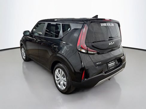 Used 2024 Kia Soul LX FWD image 7