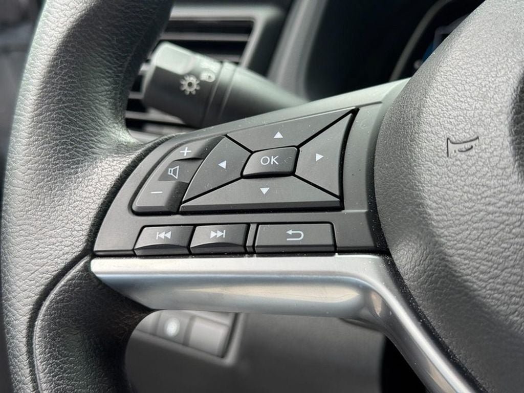 Used 2025 Nissan Leaf S FWD image 18