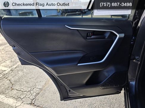 Used 2021 Toyota RAV4 LE image 39