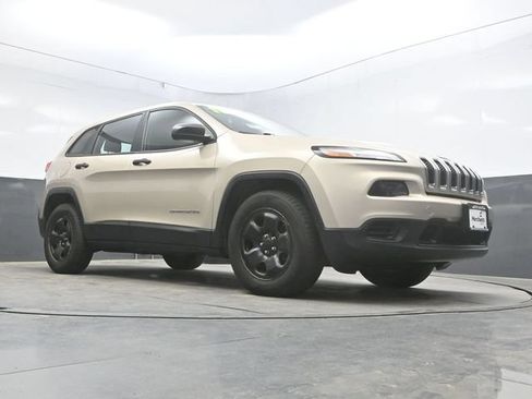 Used 2015 Jeep Cherokee Sport w/ Cold Weather Group AWD/4WD image 35