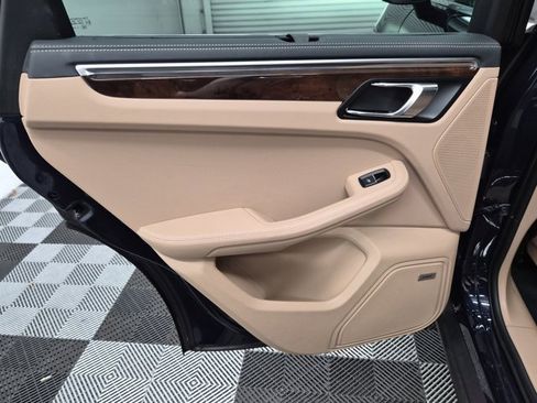 Used 2021 Porsche Macan S image 17