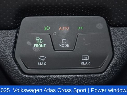 Used 2025 Volkswagen Atlas Cross Sport SE AWD/4WD image 8