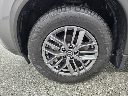 Used 2022 Nissan Rogue S image 8