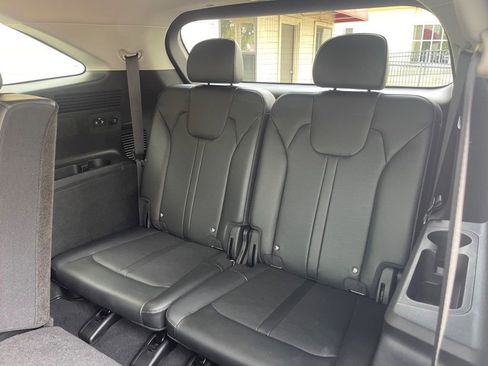 Used 2025 Kia Sorento S FWD image 11