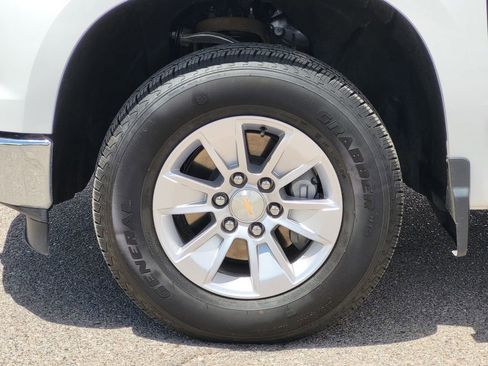 Used 2026 Chevrolet Silverado 1500 LT AWD/4WD image 7