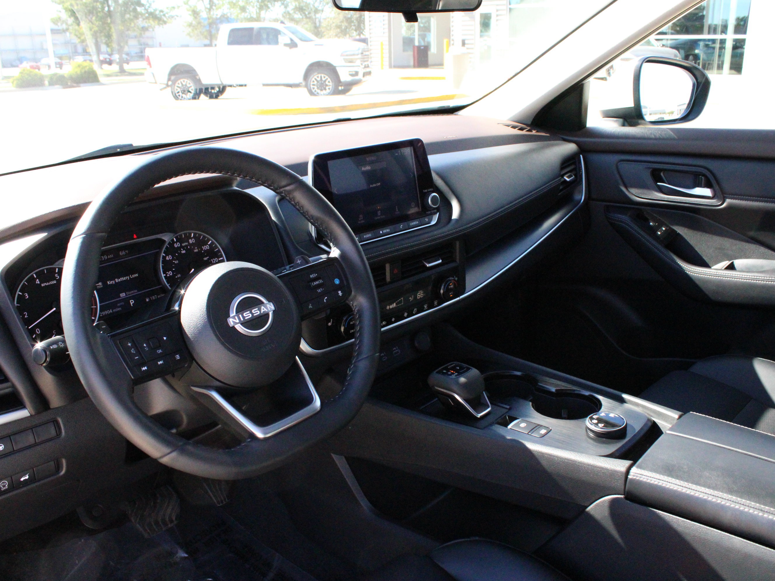 Used 2023 Nissan Rogue SV w/ SV Premium B Package AWD/4WD image 15