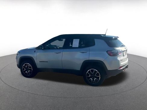 Used 2025 Jeep Compass Trailhawk w/ Trailer Tow Group image 9