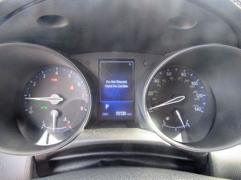 Used 2018 Toyota C-HR XLE FWD image 29