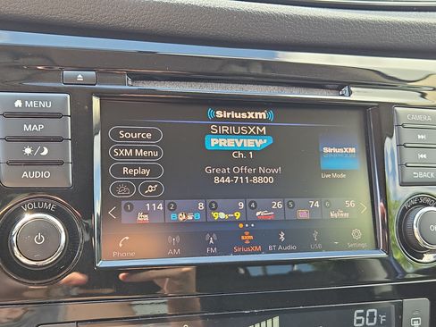 Used 2018 Nissan Rogue SV w/ Premium Package FWD image 31