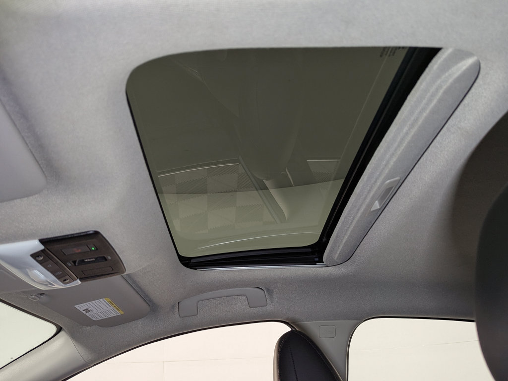 Used 2024 Nissan Sentra SR w/ SR Premium Package FWD image 14