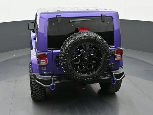 Used 2017 Jeep Wrangler Sahara image 29