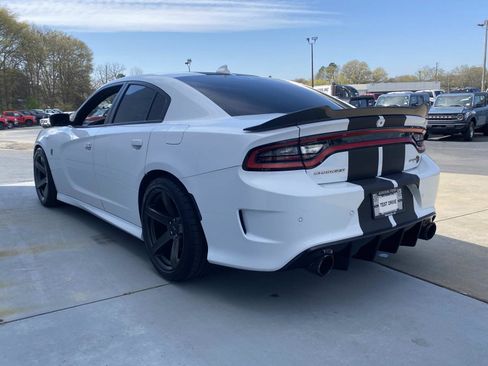 Used 2019 Dodge Charger SRT Hellcat w/ Harman/Kardon Audio Group image 9