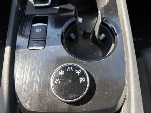 Used 2024 Nissan Rogue SV AWD/4WD image 34