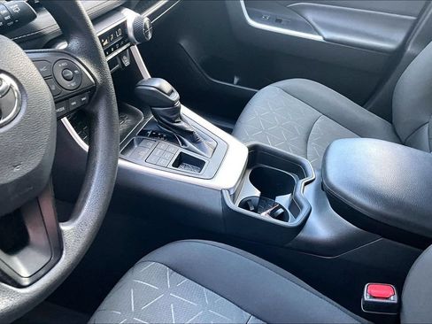 Certified 2021 Toyota RAV4 XLE AWD/4WD image 20