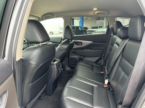 Used 2023 Nissan Murano SV image 9
