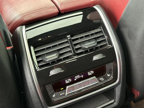 Used 2022 BMW X6 xDrive40i w/ Executive Package image 13