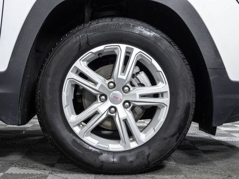Used 2024 GMC Terrain SLE AWD/4WD image 41