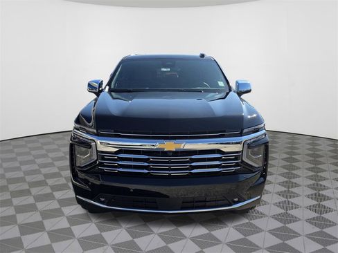 New 2026 Chevrolet Suburban Premier image 3