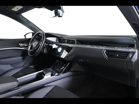 Used 2023 Audi e-tron Premium Plus w/ Premium Plus Package AWD/4WD image 15