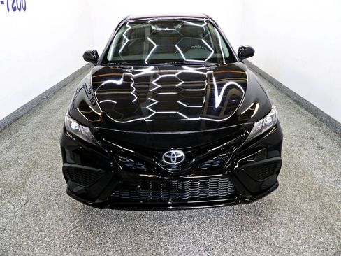 Used 2021 Toyota Camry SE AWD/4WD image 2
