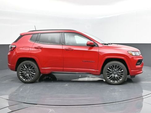 Used 2024 Jeep Compass Limited AWD/4WD image 9