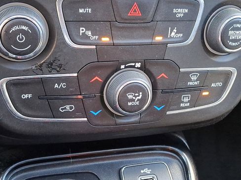 Used 2018 Jeep Compass Limited w/ Navigation Group AWD/4WD image 16