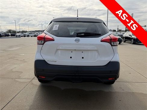 Used 2019 Nissan Kicks S w/ Exterior Electronics Package image 9